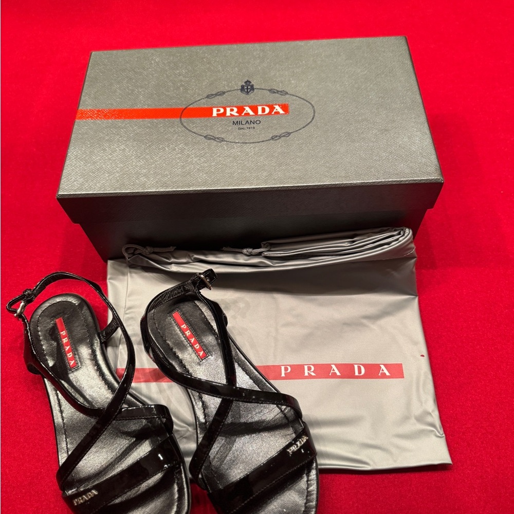 Prada Vernice Nero Sandals 👠 🖤 Patent Leather ✨ Worn Twice ✅ Box & Dust Bag 📦👜